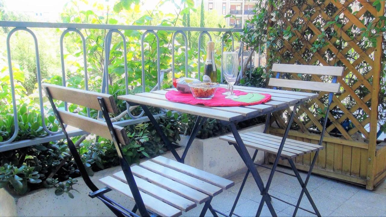ローマA Casa Di Enzaアパートメント エクステリア 写真